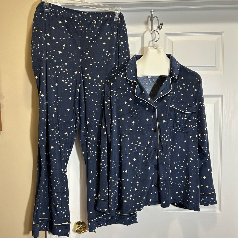 Joyspun Velvety Navy and Cream Star Pajama Set